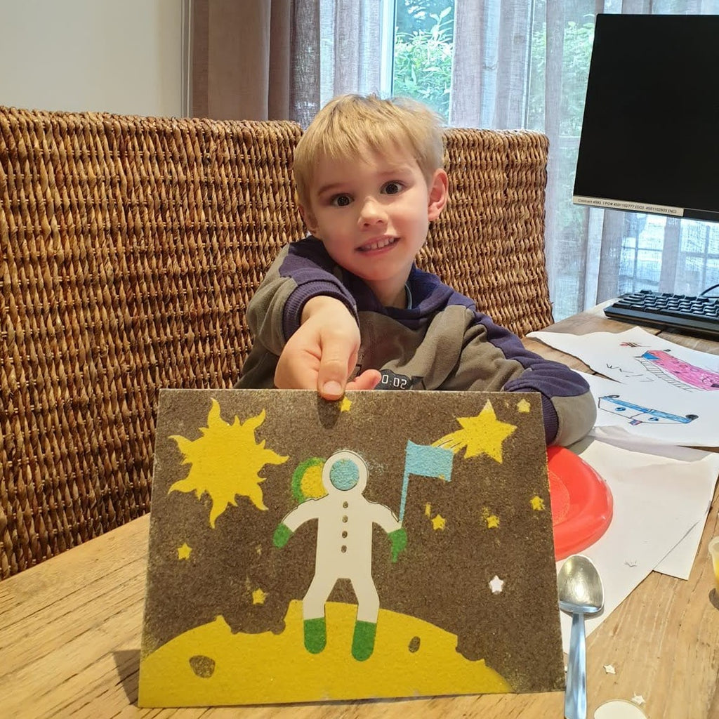 - Astronaut Art Sand Card : such a fun activity to do with little hands...make a perfect sand card with the yellow, green black sand provided in the box that they will be able to keep as a souvenir.