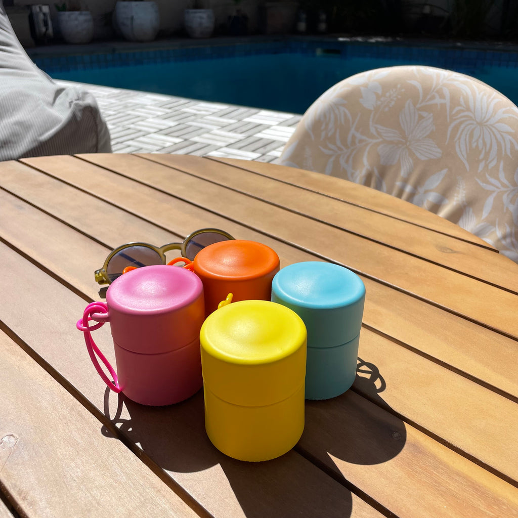 The perfect compact size to take anywhere, the Solmates refillable sunscreen applicator has a mess-free roll-on ball and a removable base for easy refill. And the best thing about it - it is made with recycled ocean-bound plastic. So not only are you using less new plastic, you are also reusing existing plastic waste! Sustainably made right here in Australia. 