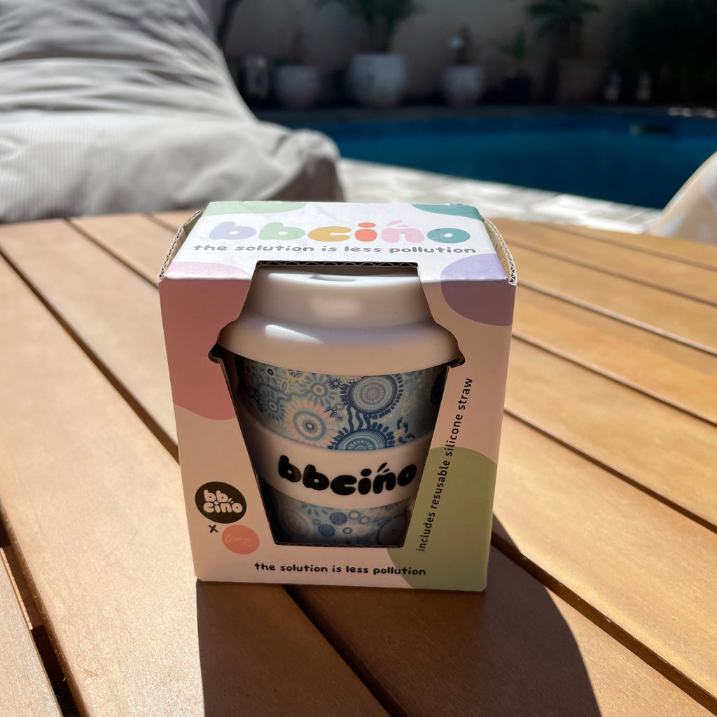 This baby chino cup is a sustainable option made from biodegradable bamboo. It is a durable and long-lasting choice that is also environmentally friendly. Its smaller size makes it perfect for little hands, and the included silicone straw helps to minimize spills and messes. This baby chino cup is a practical and eco-friendly choice for parents who want to provide their children with a safe and enjoyable drinking experience.